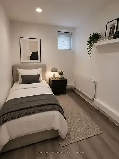 2 bed, 1.0 bath, 700 sqft, $2,400 — Photo 2