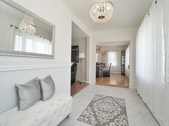 3rd image of 318 Harold St