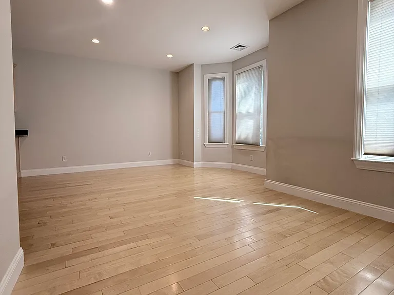 209 Harvard St #2 — Photo 9