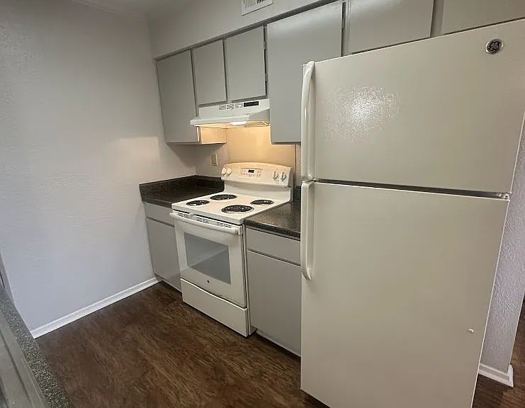 Juniper Springs Apartments — Photo 118