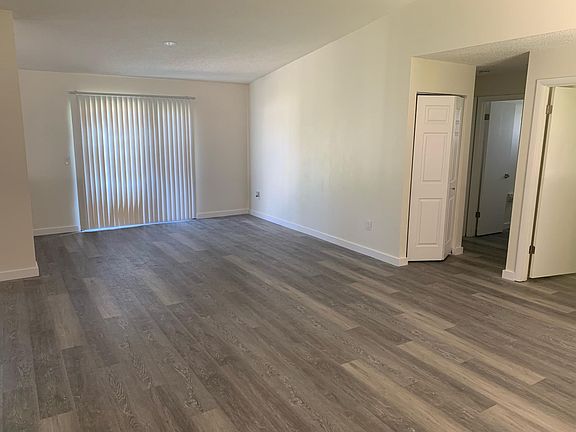 5th image of 138 Foxhall Ln