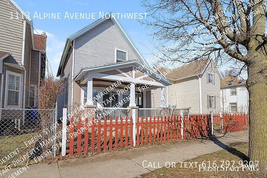 Spacious 5-Bed Home with 2.5 Baths — Photo 2