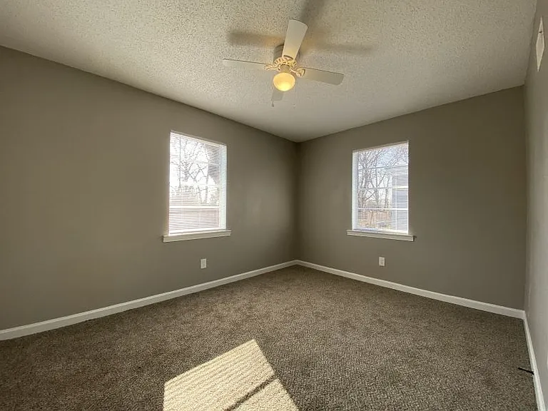 27 W Gage Ave — Photo 4