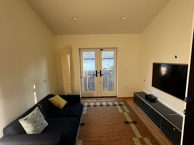 3331 Cattaraugus Ave — Photo 6