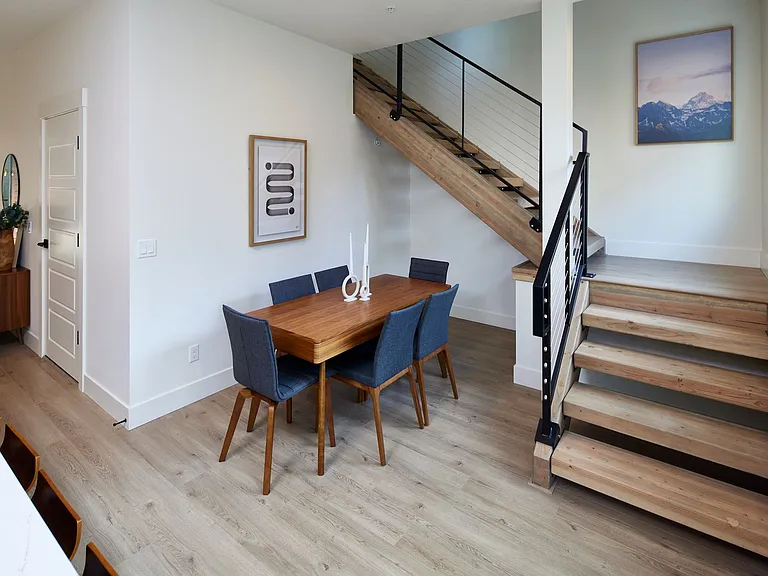 303 - 140 Sacramento Townhomes — Photo 5