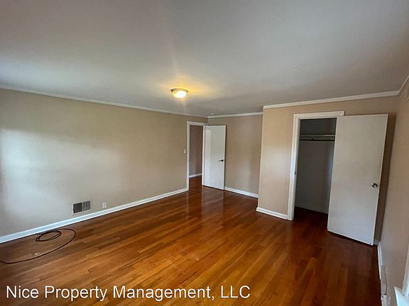 4th image of 21935 Winchester St