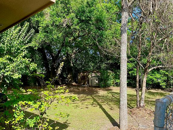 3rd image of 1646 Theron Dr