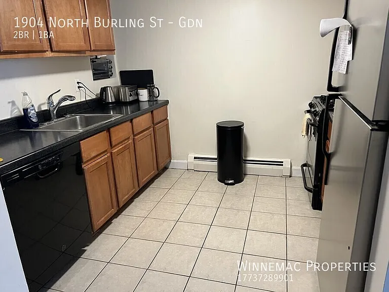 1904 N Burling St #G — Photo 9