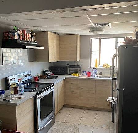 5th image of 10 Hickory St E #40