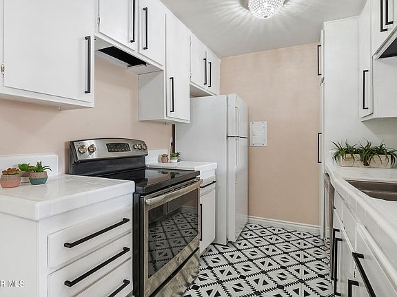 5th image of 5460 White Oak Ave Unit B101