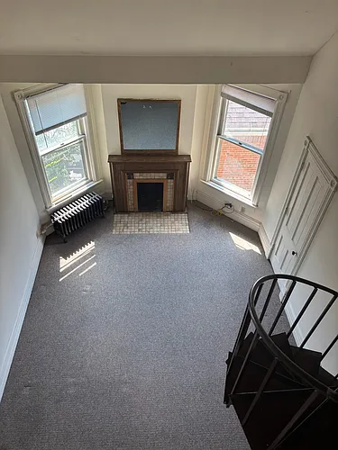 319 N Pinckney St Photo 1
