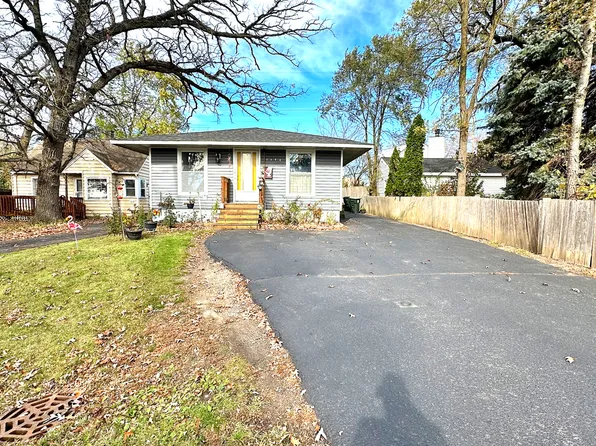 334 E Clarendon Dr, Round Lake Beach, IL 60073