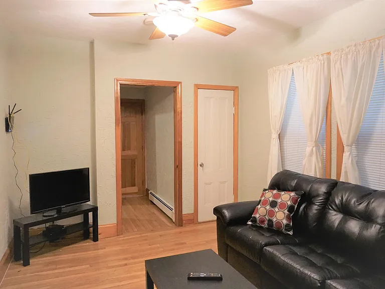 580 Main St #1 — Photo 7