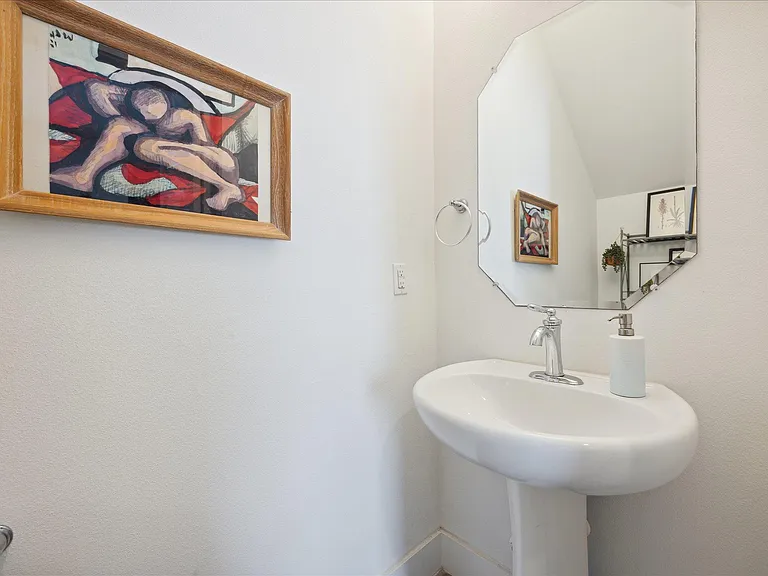 5006 Baker St #B — Photo 9
