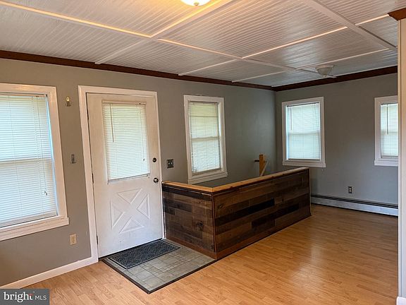 5th image of 230 Scott Ln