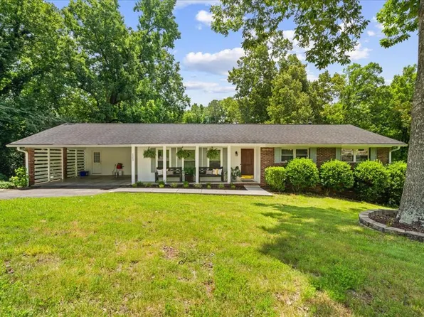 1303 Sherwood Dr, Dalton, GA 30720