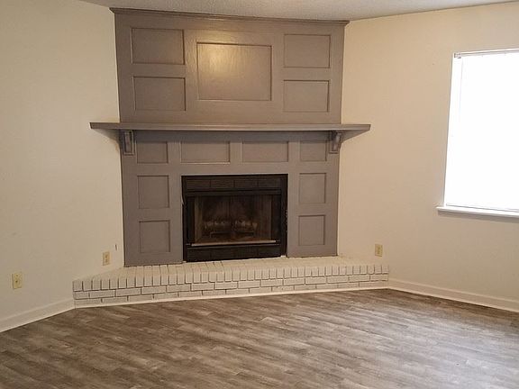 4th image of 203 Meriwood Dr