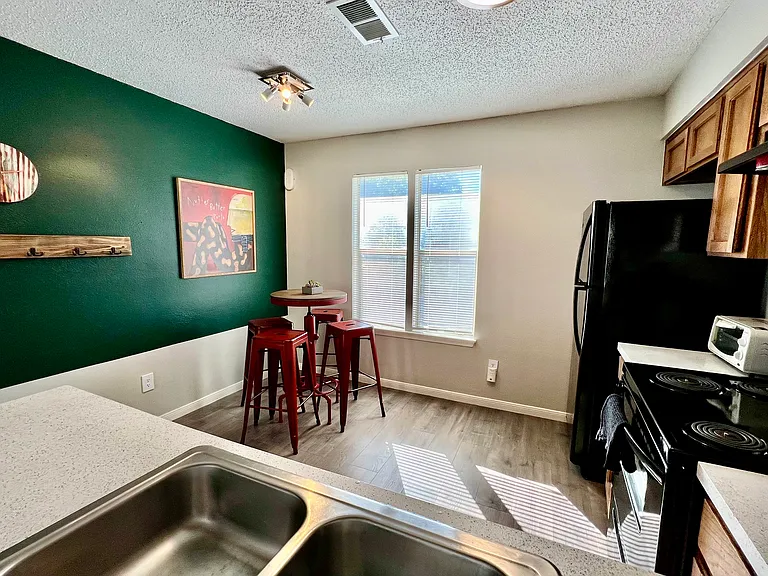 5609 Cougar Dr — Photo 32