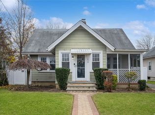 1879 Longfellow St, Baldwin, NY 11510