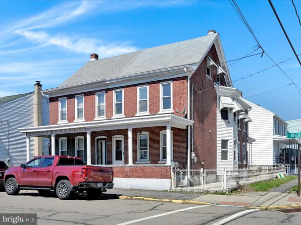 311 E Railroad St, Saint Clair, PA 17970