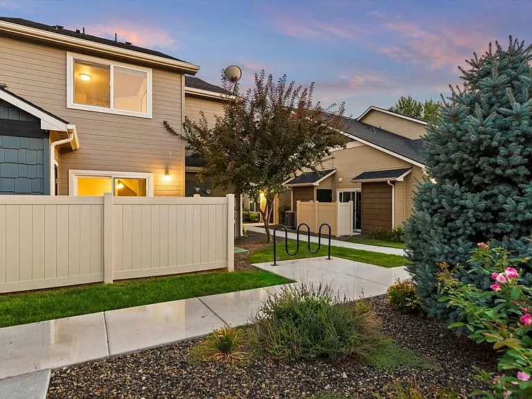 Cimarron Townhomes — Photo 12