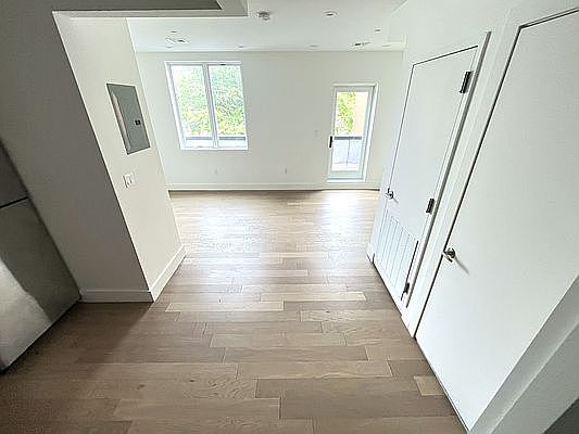 4th image of 1259 Rogers Ave #1A