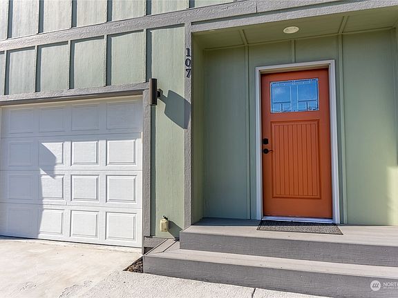 3rd image of 107 Jackson Avenue