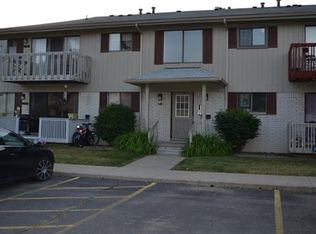 1112 Hillcrest Dr #1, Oxford, MI 48371