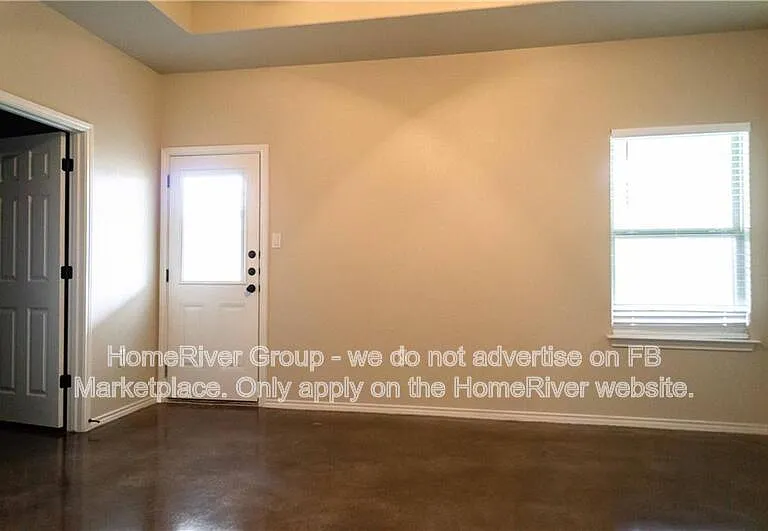 390 Joanne Loop #A — Photo 11
