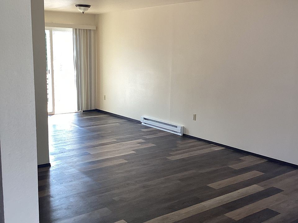 Livingroom and dining room.