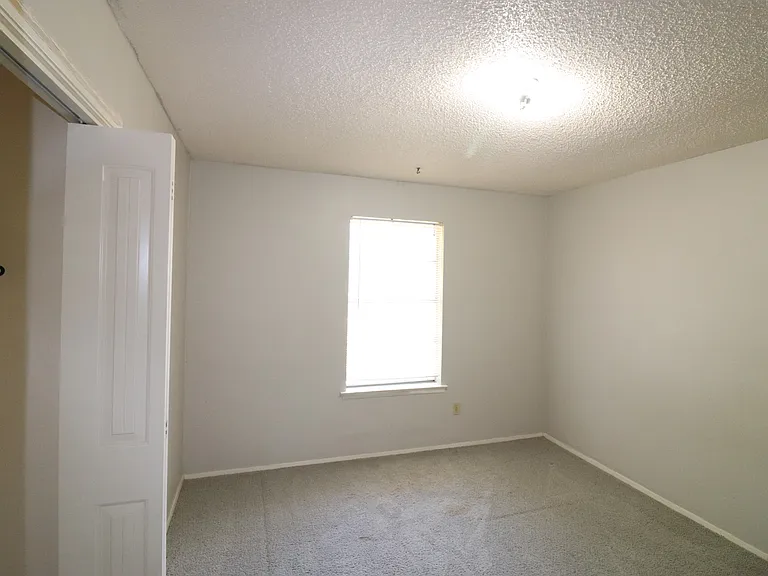 7340 Folkstone Dr — Photo 8