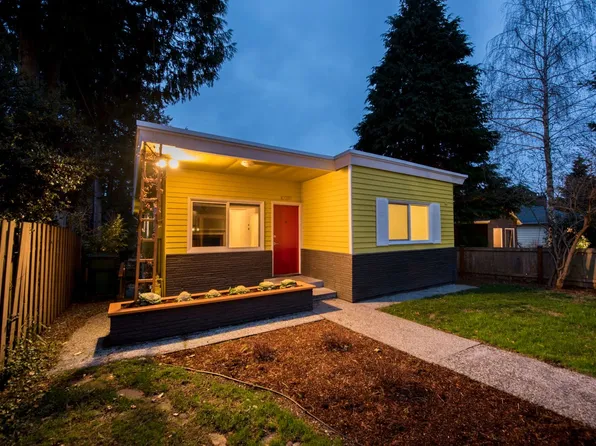 10039 Ashworth Ave N #1, Seattle, WA 98133