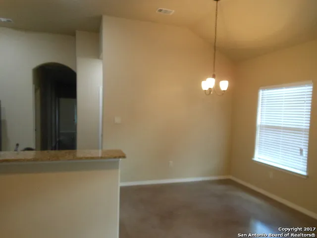 113 Joanne Cv — Photo 9