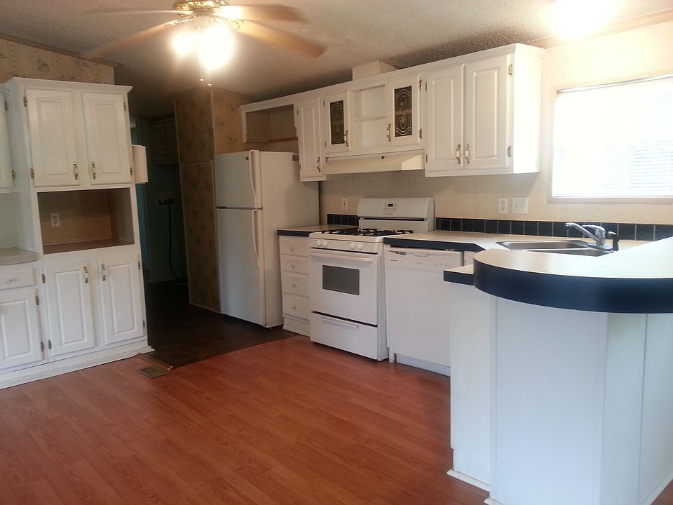 2nd image of 3233 Pleasant Ln