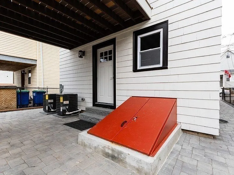 70 Moreland St #1 — Photo 11