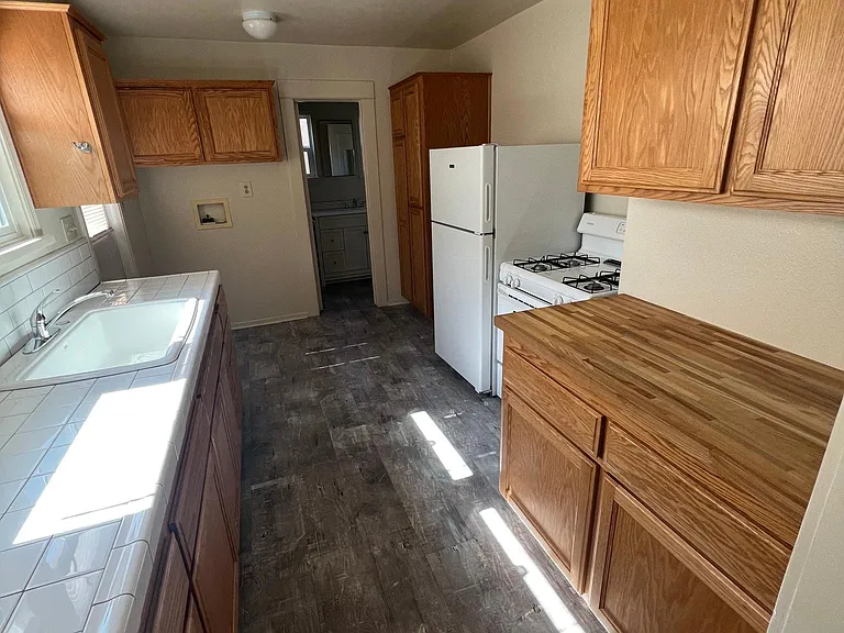 616 E Church St #E — Photo 5