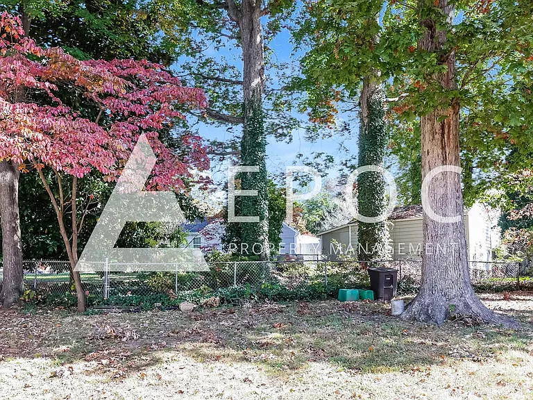 1308 Madison St — Photo 16