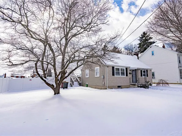 220 E Union St, Whitehall, PA 18052