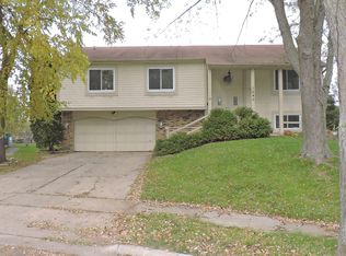 1640 Beverly Ct, Hanover Park, IL 60133