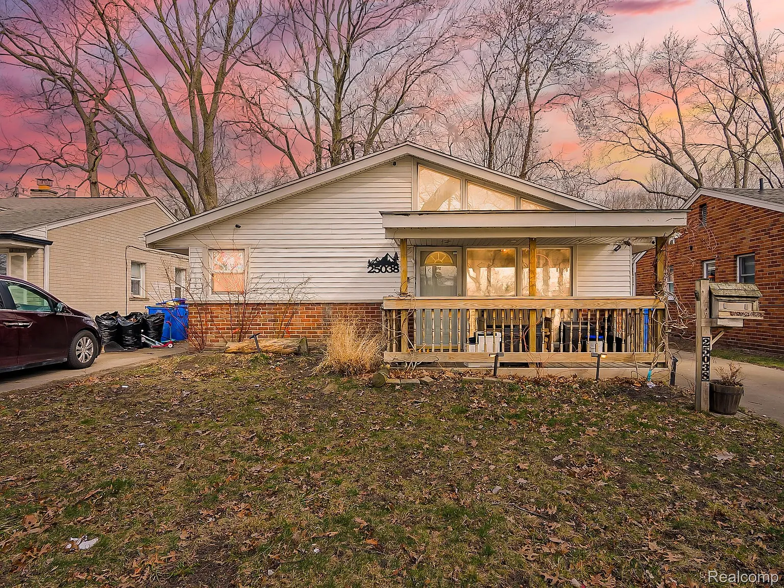 25038 Annapolis St photo 1