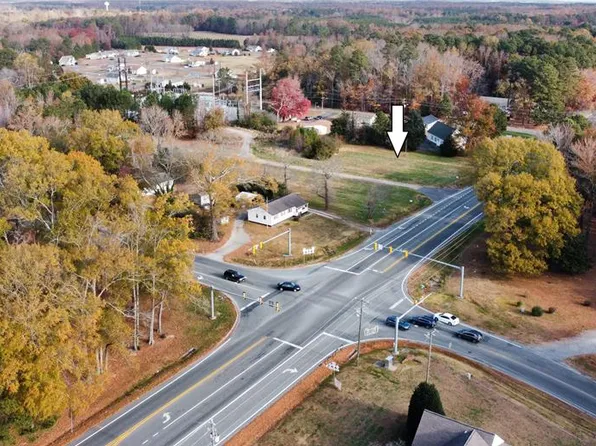 752 Irvington Rd, Kilmarnock, VA 22482