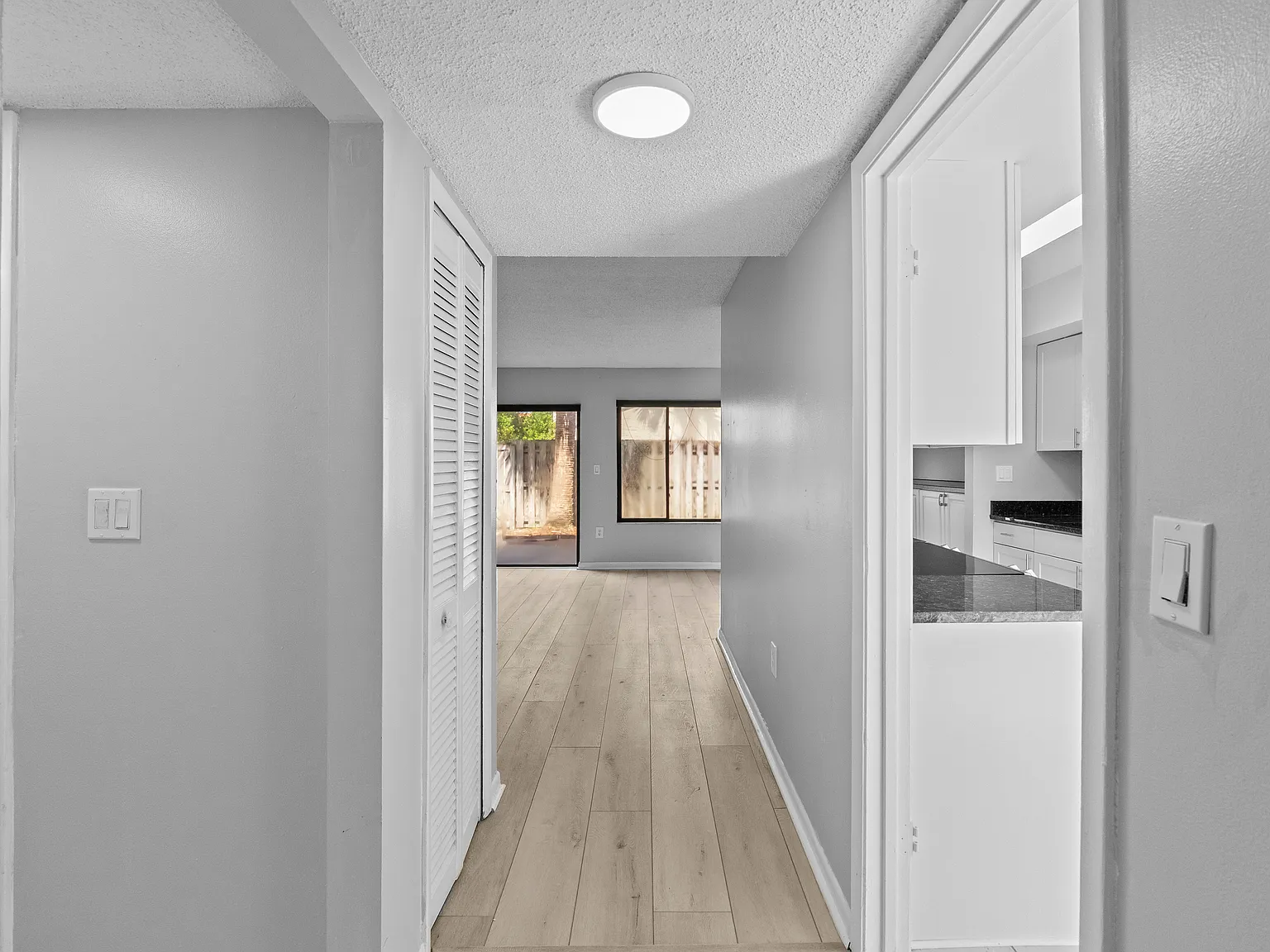2 bed, 2.5 bath, 1273 sqft, $1,850 — Photo 3