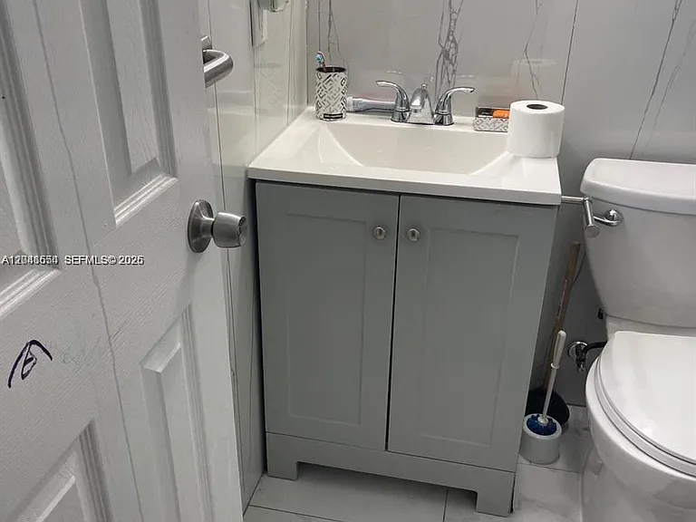 2435 Plunkett St — Photo 17
