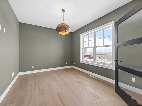 4th image of 2048 20th St NW