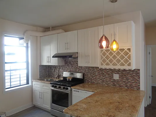 Rented by Zikos Realty Services | media 54