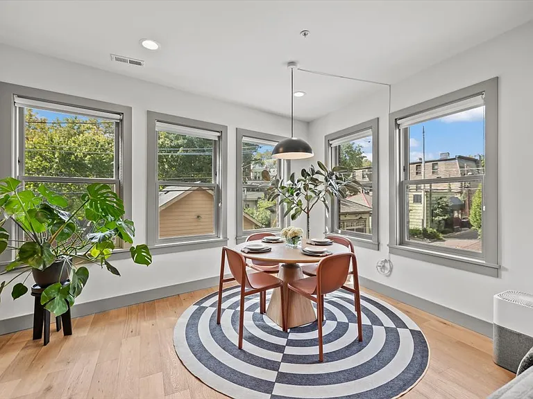 800 Highland St — Photo 10