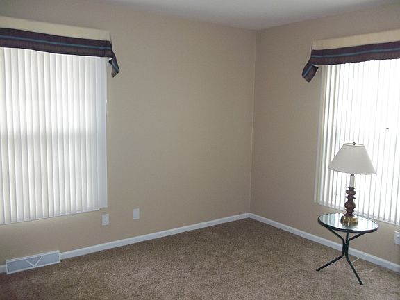 3rd image of 855 Sterling Dr