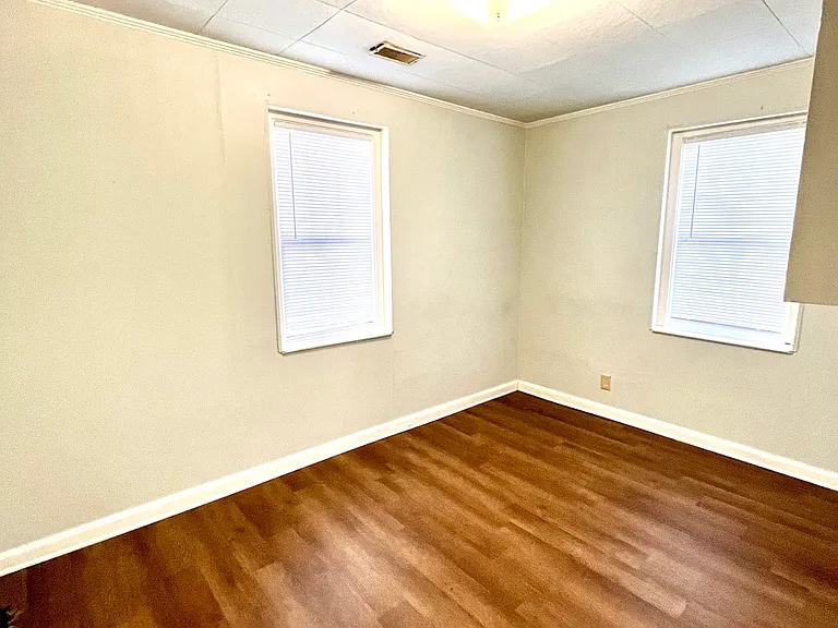 1729 E Franklin St — Photo 3