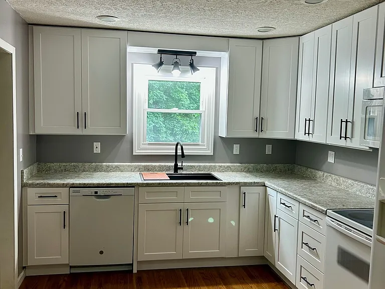 41 Cedar Ln — Photo 2
