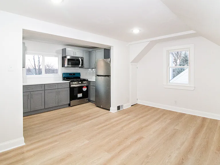 1184 Grovania Ave #2 — Photo 3
